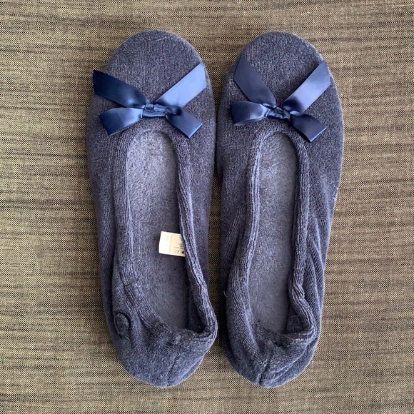 isotoner Women's Terry Ballerina Slipper, navy